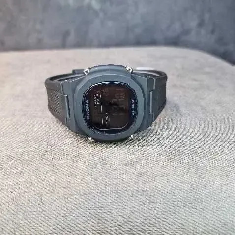 ساعت مچی پیائوما مدل PM-9147 مشکی بند رابر