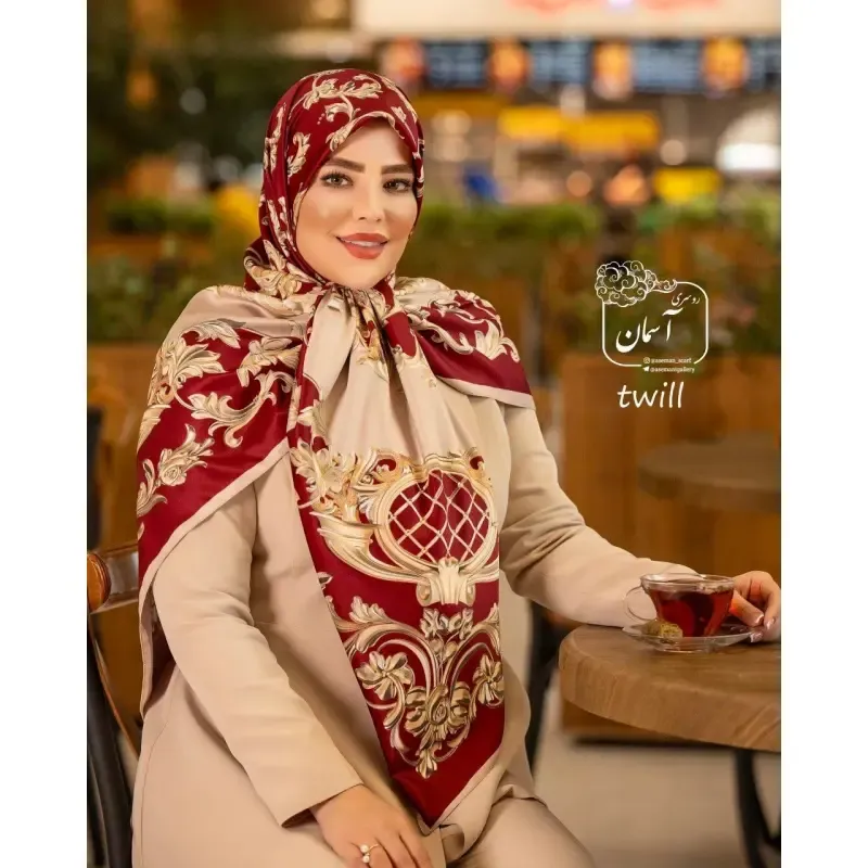 روسری ساتن ابریشم طرح رزیتا قواره 140 دور دوخت مجلسی