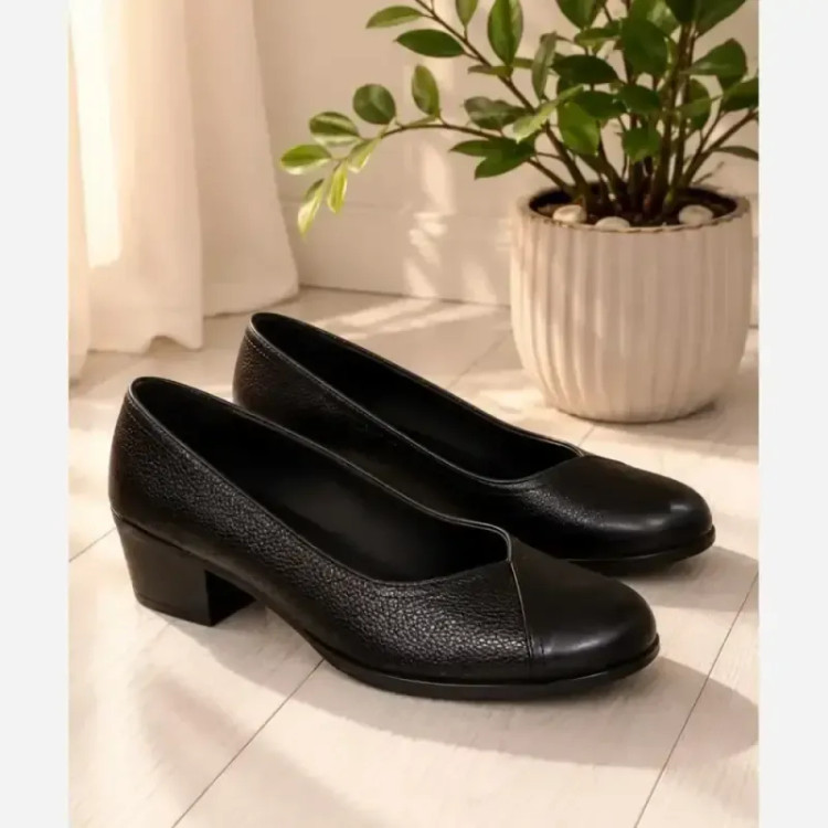 کفش زنانه پاشنه دار مدل ستایش چرم مصنوعی مشکی پاشنه 4 سانت سایز 37 تا 40